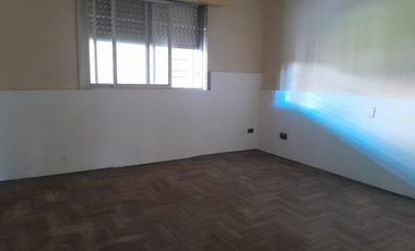 Casa en venta - 2 Dormitorios 2 Baños - 225Mts2 - Sarandí