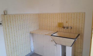 Casa en venta - 2 Dormitorios 2 Baños - 225Mts2 - Sarandí