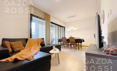 VENTA  con renta - Departamento 3 amb con jardín en  Espacio las cavas, Canning