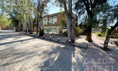 VENTA  con renta - Departamento 3 amb con jardín en  Espacio las cavas, Canning