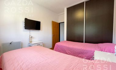 VENTA  con renta - Departamento 3 amb con jardín en  Espacio las cavas, Canning