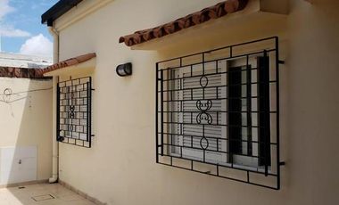 Casa de 3 Dormitorios Santa Cruz casi Av. Sarmiento