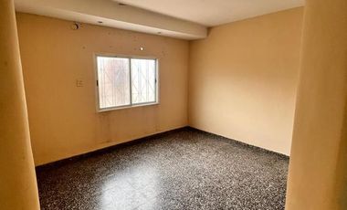 Casa de 3 Dormitorios Santa Cruz casi Av. Sarmiento