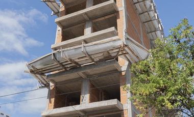Departamento venta 1 dormitorio-42 metros-Frente-Pozo-Tribunales-La Plata