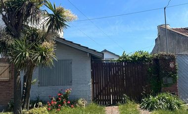 VENDO CASA 3 AMBIENTES CON TROTADORA EN FARO NORTE A MTS DEL MAR