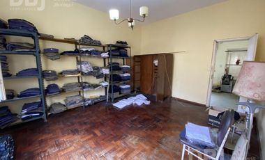 VENTA DE CASA 5 AMBIENTES EN MORON