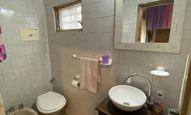 VENTA DE CASA 5 AMBIENTES EN MORON