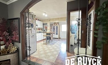 Chalet en Barrio Parque Calchaquí, lote  de 459m2