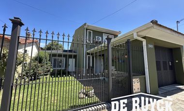 Chalet en Barrio Parque Calchaquí, lote  de 459m2