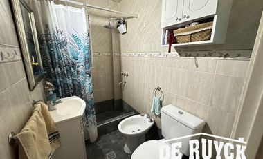 Chalet en Barrio Parque Calchaquí, lote  de 459m2