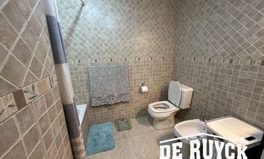 Chalet en Barrio Parque Calchaquí, lote  de 459m2