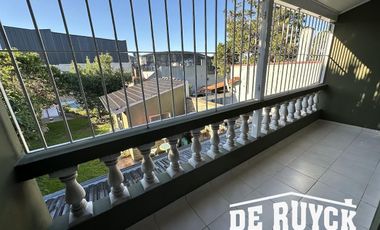 Chalet en Barrio Parque Calchaquí, lote  de 459m2