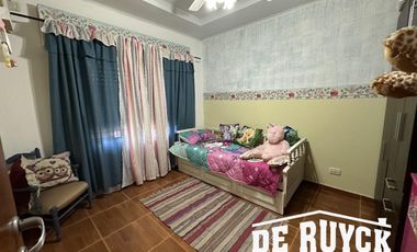 Chalet en Barrio Parque Calchaquí, lote  de 459m2