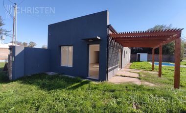 Venta Casa 2 habitaciones y pileta Pueblo Candioti