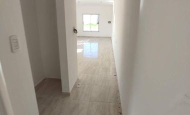 Venta Casa 2 habitaciones y pileta Pueblo Candioti