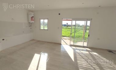 Venta Casa 2 habitaciones y pileta Pueblo Candioti