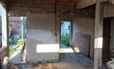 Propiedad con amplio lote en excelente ubicación