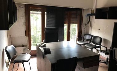 Deposito con oficinas en dos plantas -  POSIBILIDAD DE FINANCIACION