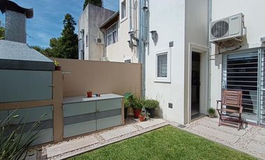 DUPLEX EN EXCELENTE ESTADO CON COCHERA CUBIERTA
