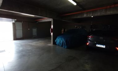 DUPLEX EN EXCELENTE ESTADO CON COCHERA CUBIERTA