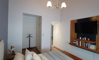 DUPLEX EN EXCELENTE ESTADO CON COCHERA CUBIERTA