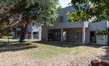 Casa en Countries/ B.Cerrado (P. Esther)