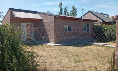 Casa 3 Dormitorios con Piscina Las Tardes Roldan Acepta Permuta
