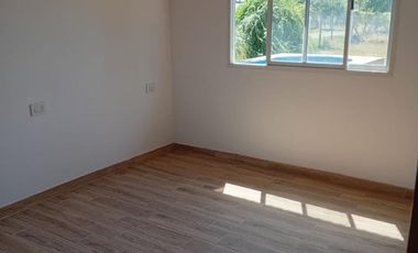 Casa 3 Dormitorios con Piscina Las Tardes Roldan Acepta Permuta