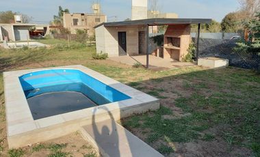 Casa 3 Dormitorios con Piscina Las Tardes Roldan Acepta Permuta