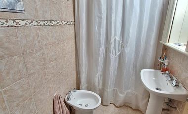 Venta de departamento de 4 ambientes con balcón en Dock Sud