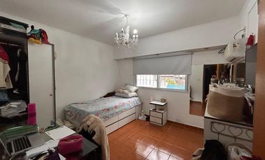 Casa 4 ambientes en  San Martín centro