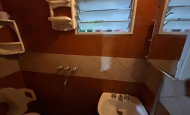 Casa 4 ambientes en  San Martín centro