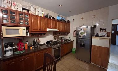 Casa 4 ambientes en  San Martín centro