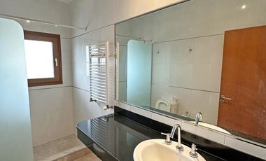 Departamento en venta a estrenar. 3 Dorm. Balcón al frente. Con cochera