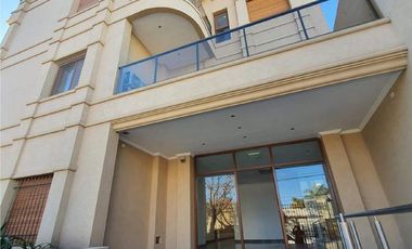 Departamento en venta a estrenar. 3 Dorm. Balcón al frente. Con cochera