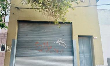 Casa en  Venta con Galpón