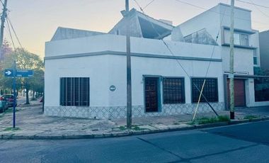 Casa en  Venta con Galpón