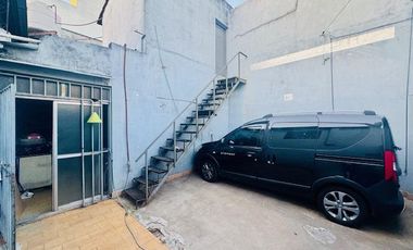 Casa en  Venta con Galpón