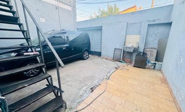 Casa en  Venta con Galpón