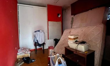 Casa en  venta con 3 viviendas de 4amb y 2amb, jardín y cochera - Wilde