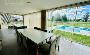 Casa en La Providencia con Frente al Lago y Fondo al Golf!!!