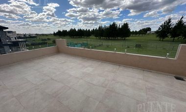 Casa en La Providencia con Frente al Lago y Fondo al Golf!!!