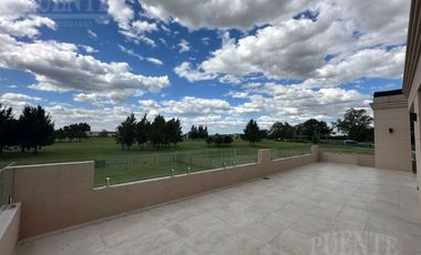 Casa en La Providencia con Frente al Lago y Fondo al Golf!!!