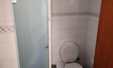 Casa de estilo desarrollada sobre doble lote en excelente zona residencial