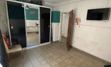 Casa en  venta. 3 Dormitorios + cochera + patio con pileta. Santo Tome