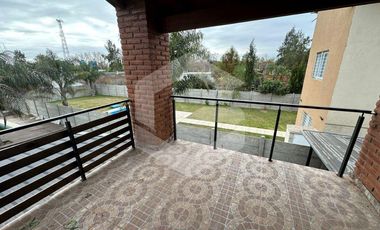 HERMOSA CASA EN BARRIO VILLA IDA - ROLDAN