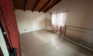 HERMOSA CASA EN BARRIO VILLA IDA - ROLDAN