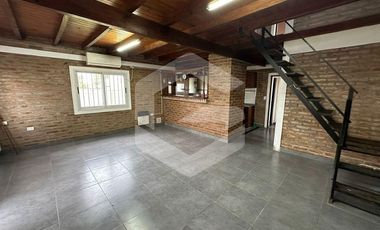 HERMOSA CASA EN BARRIO VILLA IDA - ROLDAN