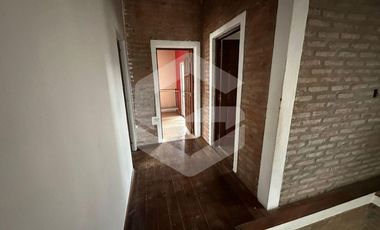 HERMOSA CASA EN BARRIO VILLA IDA - ROLDAN