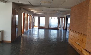 Oficina en Venta en Centro de la Ciudad a una cuadra Plaza de Armas